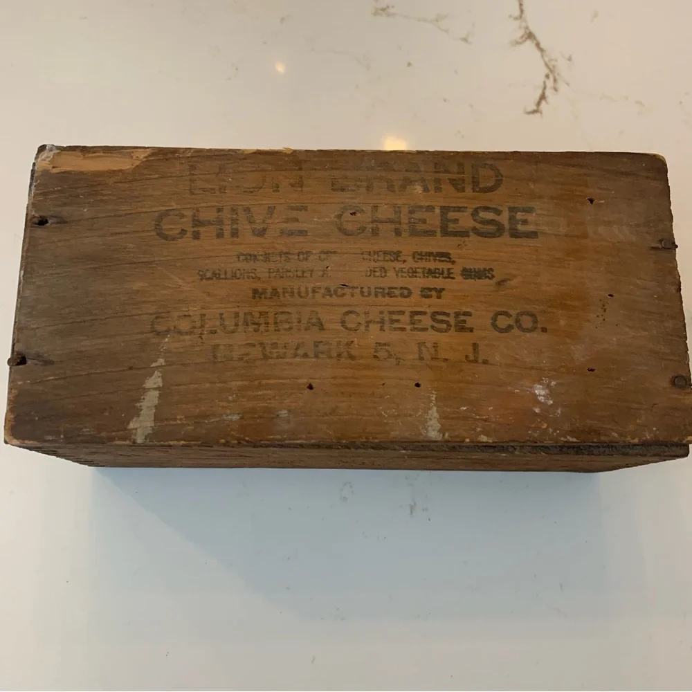Vintage Lion Brand Pasteurized Chive Cream Cheese Wooden Box 3.5” x 3” x 7” NJ - Picture 2 of 10
